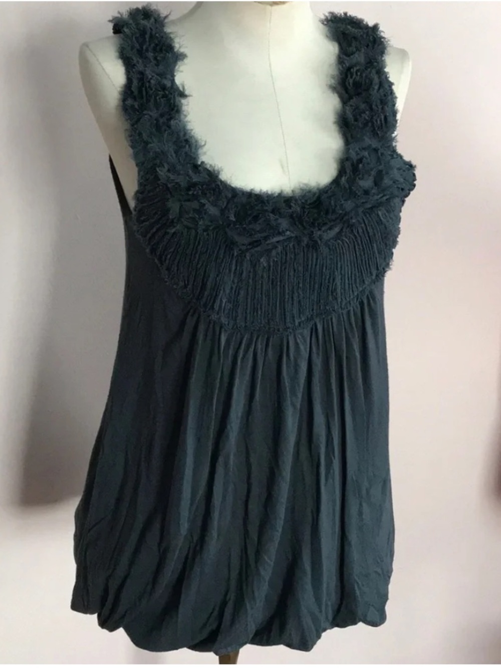 Anthropologie Kimchi Blue Dark Teal floral Ruffle-Trim bubble hem Tank sz M